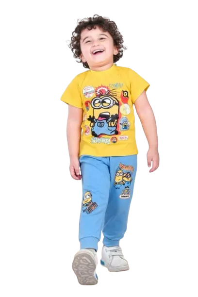 طقم ولادي مكون من قطعتين تي شيرت بنص وبنطلون *48